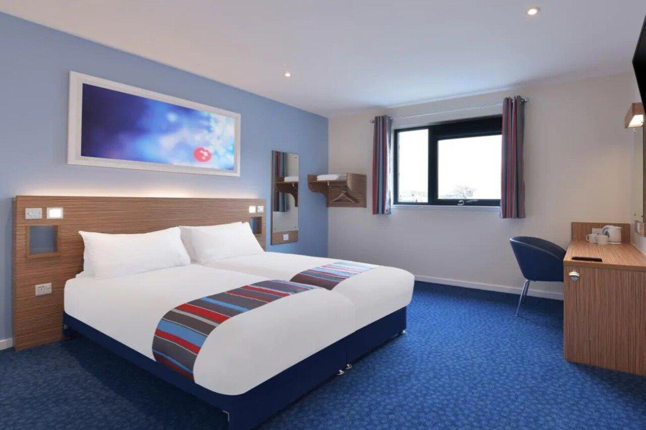 פורט סאנלייט Travelodge Bromborough מראה חיצוני תמונה