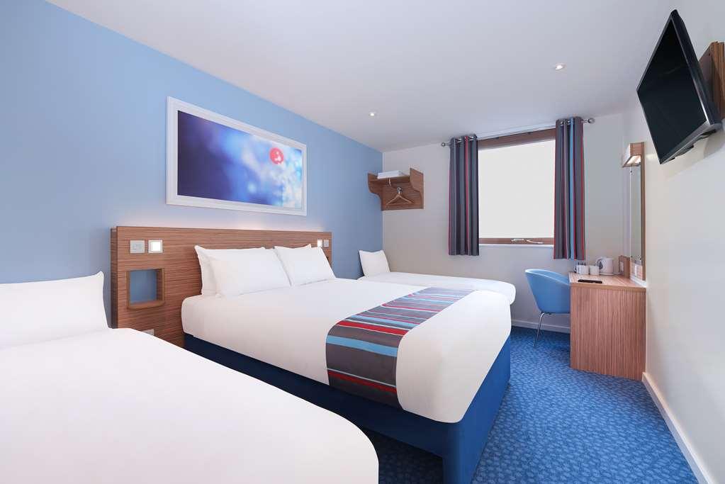 פורט סאנלייט Travelodge Bromborough חדר תמונה
