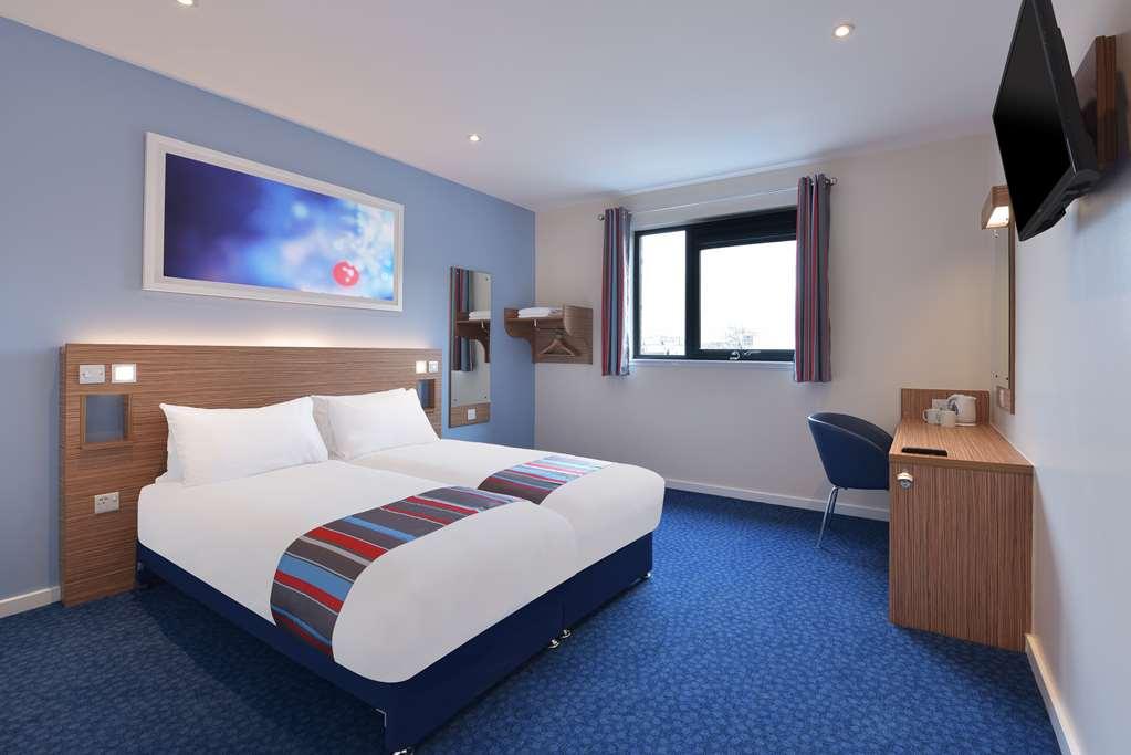 פורט סאנלייט Travelodge Bromborough חדר תמונה