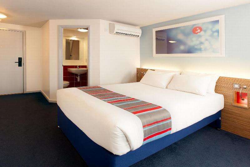 פורט סאנלייט Travelodge Bromborough מראה חיצוני תמונה