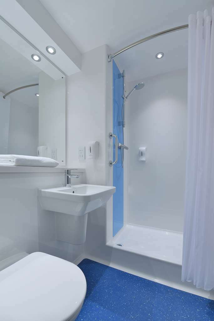 פורט סאנלייט Travelodge Bromborough חדר תמונה